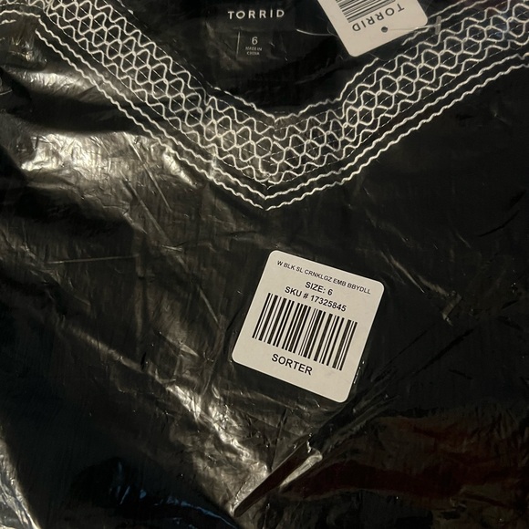 Torrid Womens NWT Black Babydoll Crinkle Gauze Embroidered Tiered Top Blouse 6x - Picture 5 of 6